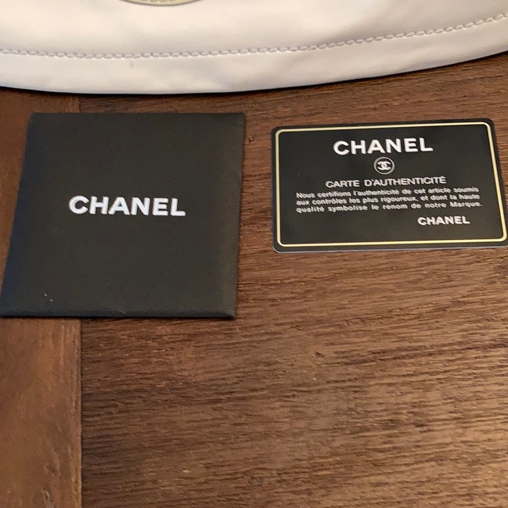 Chanel Calfskin Modern Chain Rhodoid Flap* - Picture 3 of 8